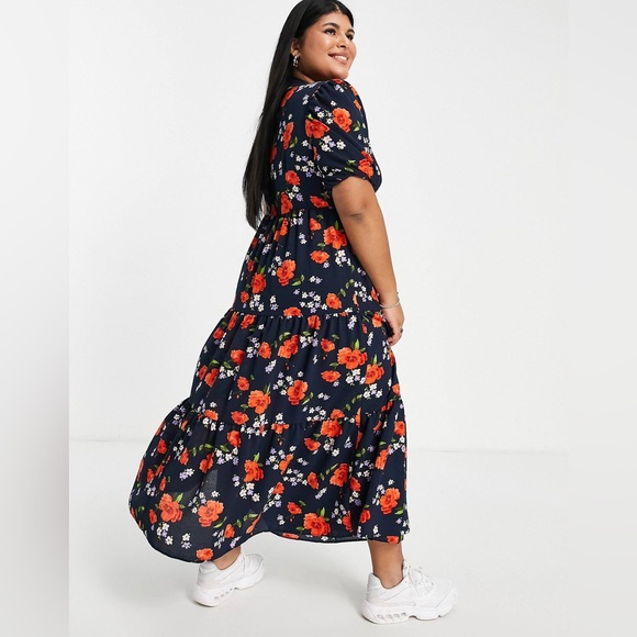 ASOS DESIGN Curve wrap front tiered smock midi dress in navy floral print 12 - Picture 2 of 16